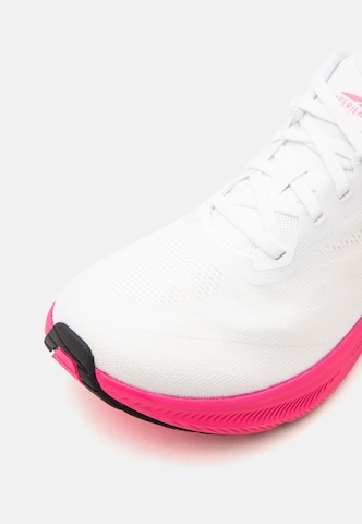 Altra Juoksukengät 'EXPERIENCE FLOW 3' värissä valkoinen