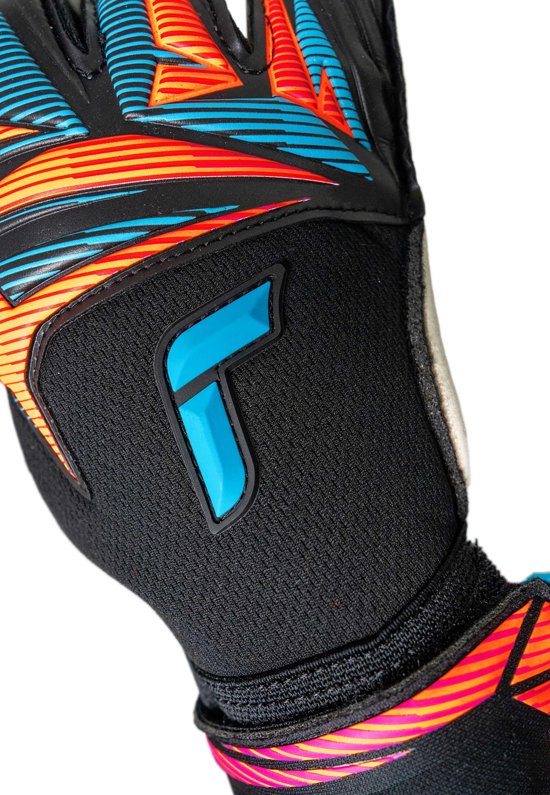 REUSCH Sporthandschoenen 'Attrakt Advance Evolution Glueprint' in Zwart