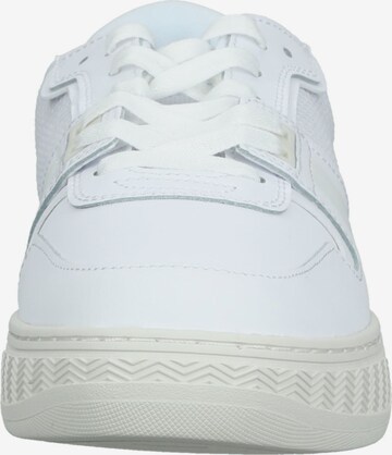 Baskets basses LACOSTE en blanc