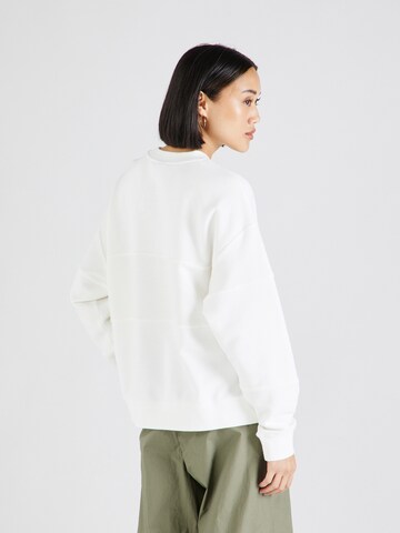 ELLESSE Sweatshirt i vit