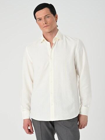 Antioch Regular fit Button Up Shirt in White: front