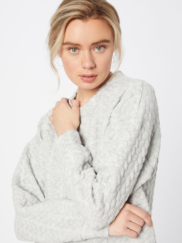 VILA Sweatshirt 'Kamili' in Grey