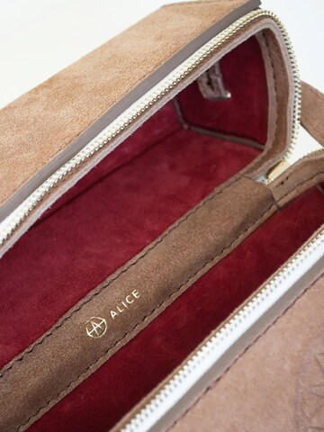 ALICE Designs Bag 'The Heirloom Bag' in Brown