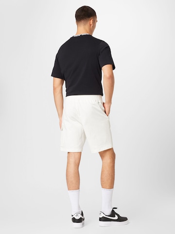 Nike Sportswear - Regular Calças em branco
