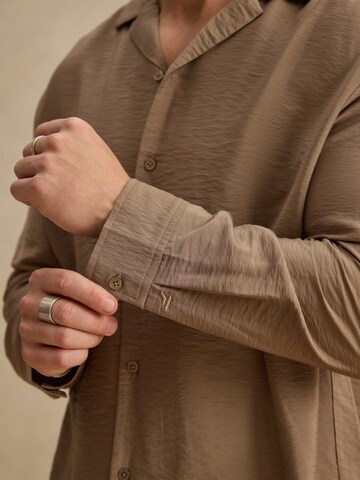 Regular fit Camicia 'Elia' di DAN FOX APPAREL in beige