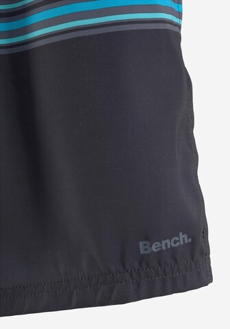 BENCH Badeshorts in Grau