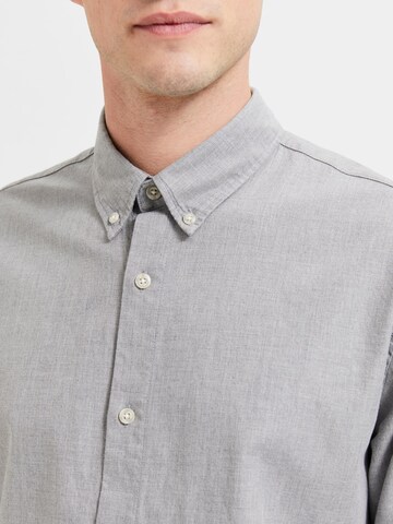 SELECTED HOMME Slim fit Button Up Shirt 'Theo' in Grey