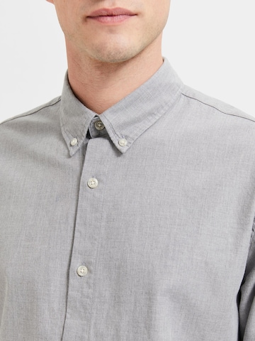 SELECTED HOMME Slim fit Button Up Shirt 'Theo' in Grey