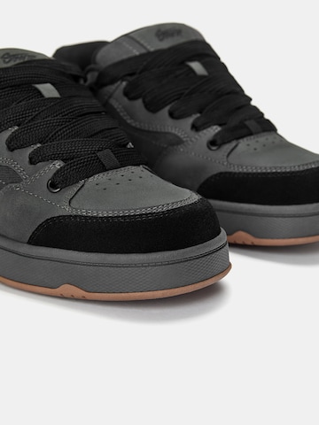 Pull&Bear Sneakers laag in Zwart