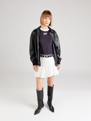 GUESS T-Shirt in Schwarz