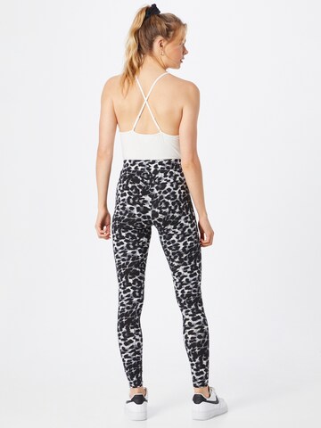 Urban Classics Skinny Leggings in Black