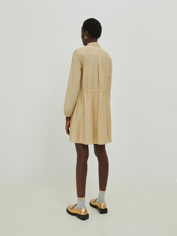 EDITED Kleid 'Faye' in Beige