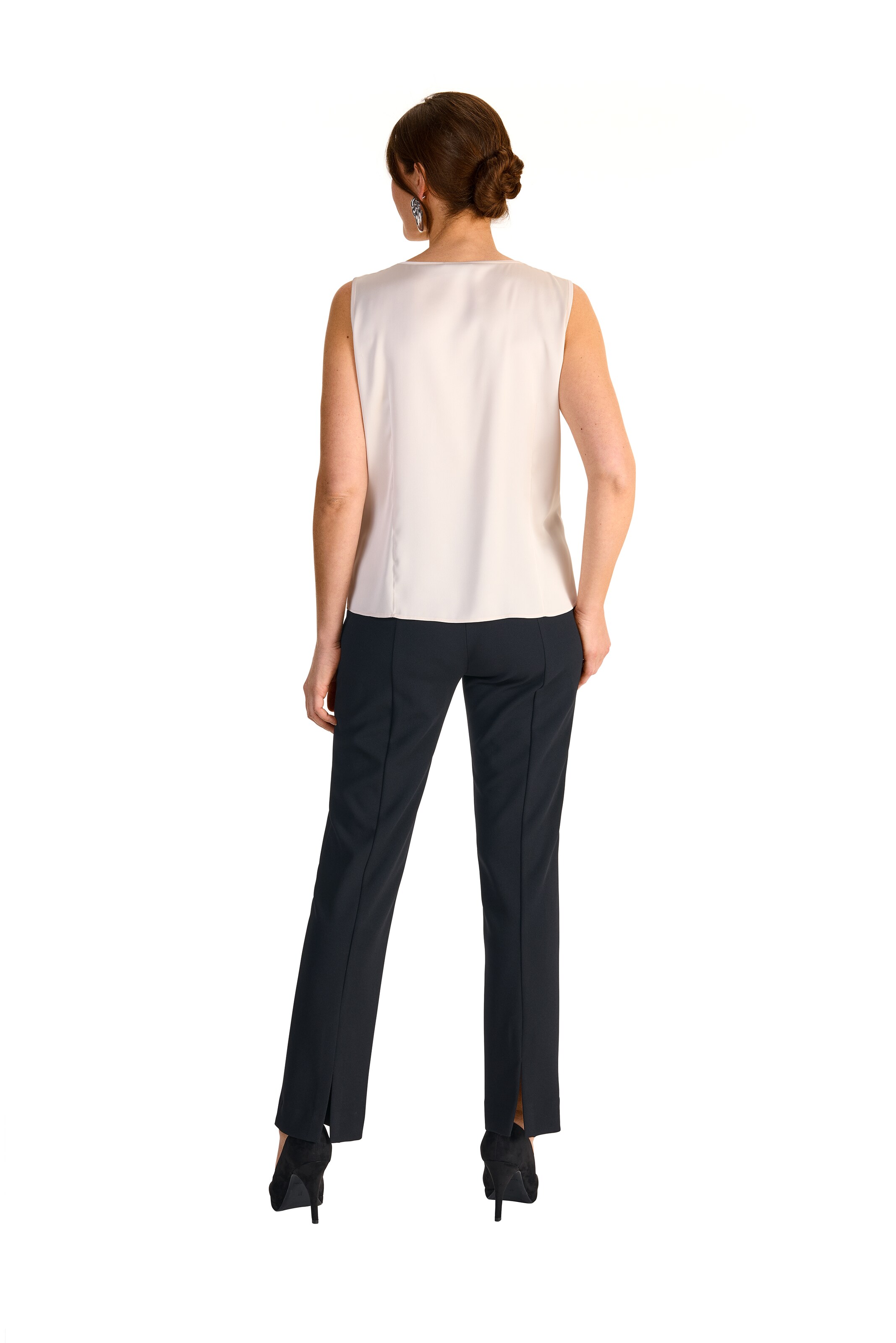 Select By Hermann Lange Top in Beige