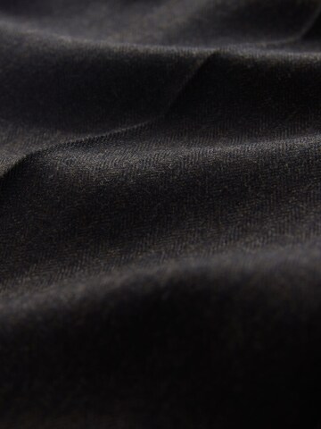 Next Tapered Hose in Braun