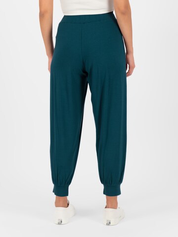 Tapered Pantaloni 'AlanaAK' de la Alife and Kickin pe albastru