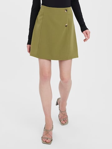 Vero Moda Collab - Falda 'Tinamaria' en verde: frente