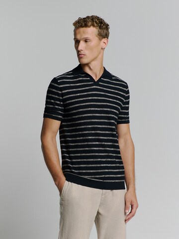 No Excess Shirt in Schwarz: Vorderseite