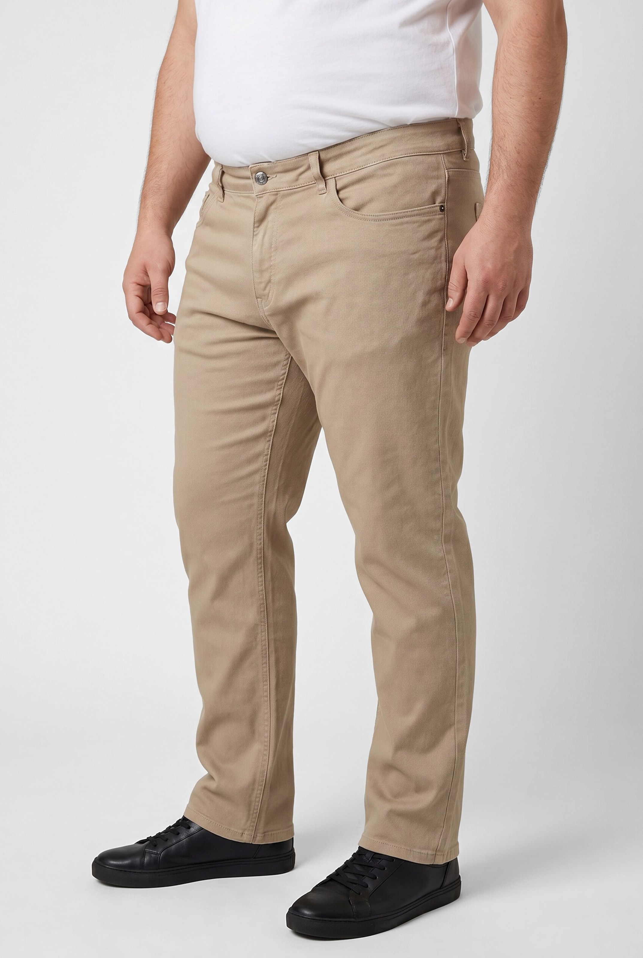 Men Plus Regular Jeans in Beige