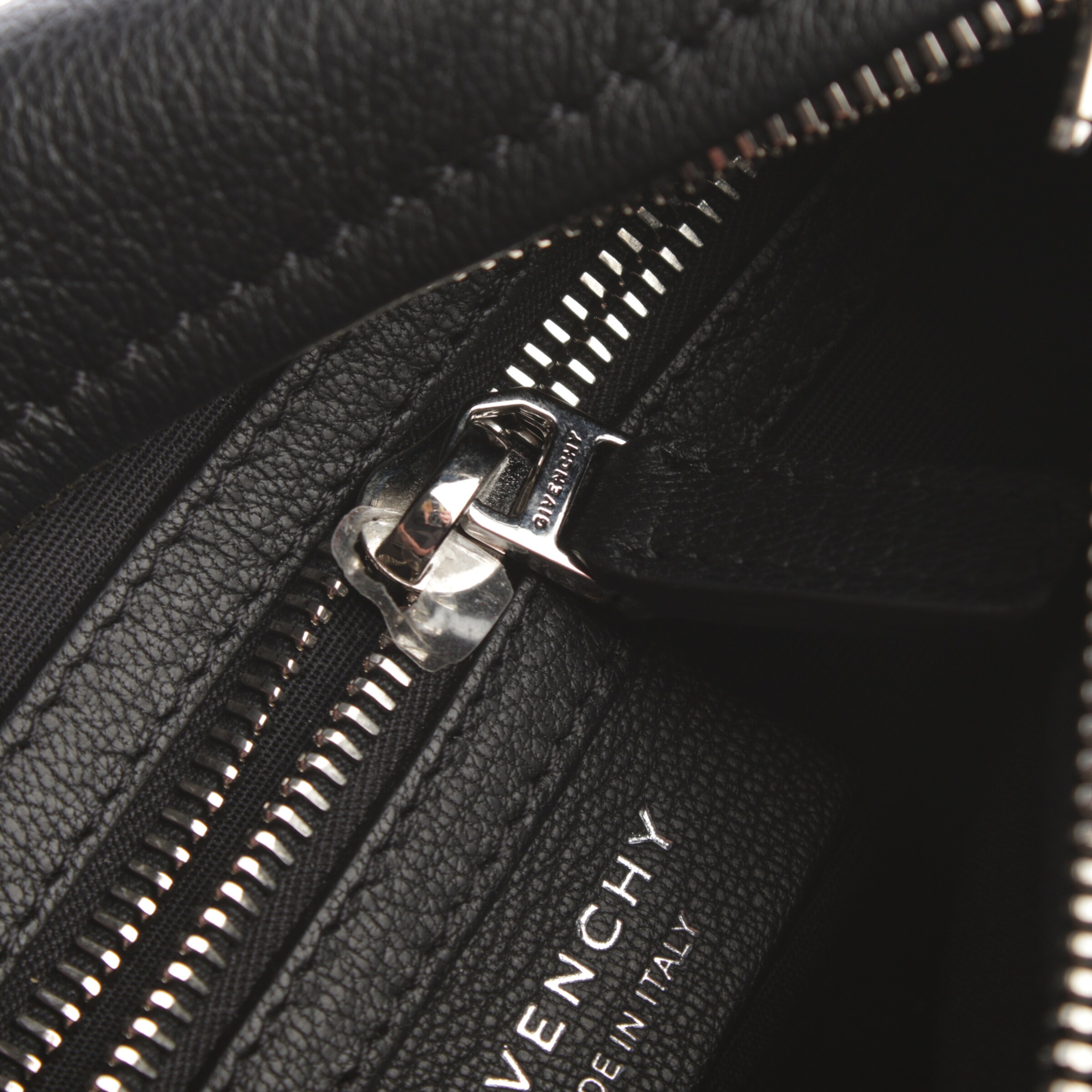 Givenchy Bag in One size in Black