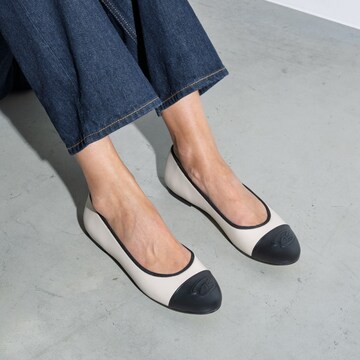 Isabel Bernard Ballerina in Beige