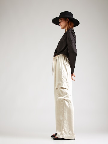 FRENCH CONNECTION Wide leg Cargo trousers 'CHLOETTA' in Beige