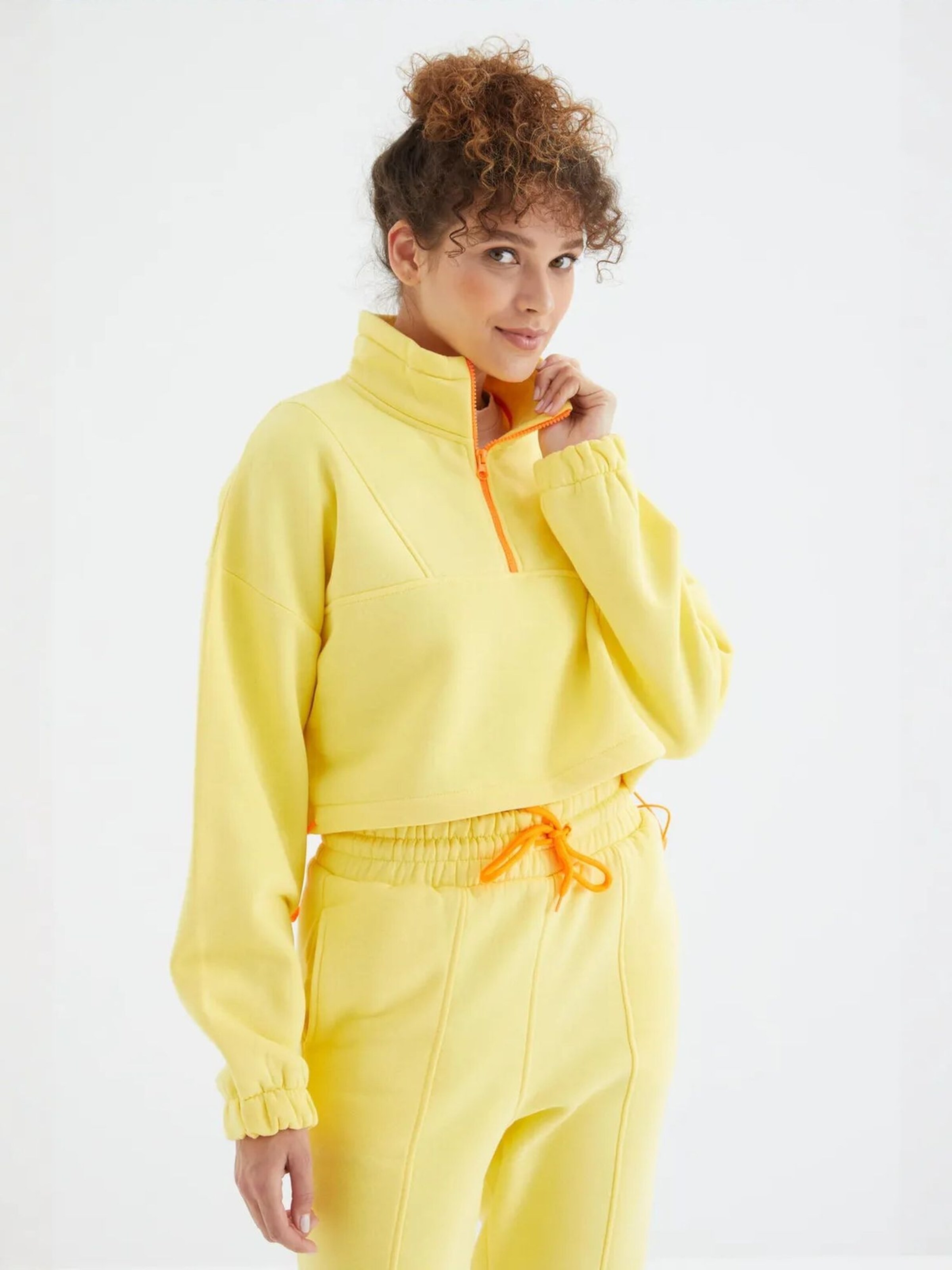 Tommy Life - Fato de jogging em amarelo