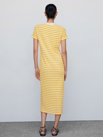 MANGO Úpletové šaty 'Tuni' – žlutá