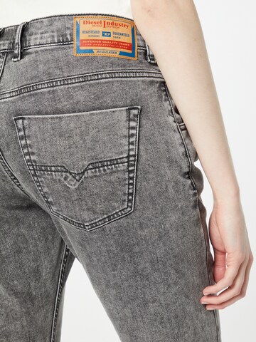DIESEL Slimfit Jeans 'KRAILEY' in Schwarz