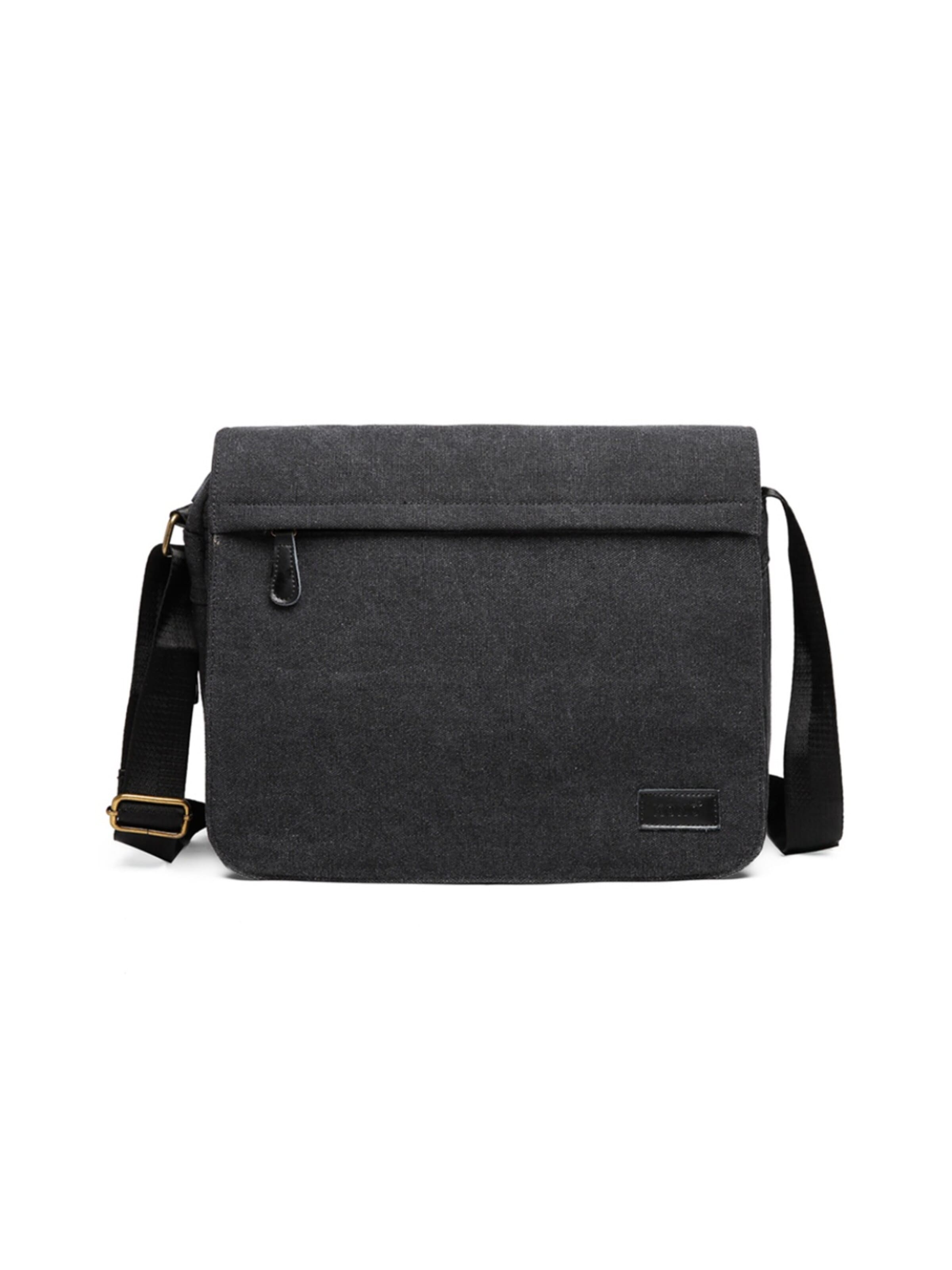 Kono Shoulder Bag in Black: front