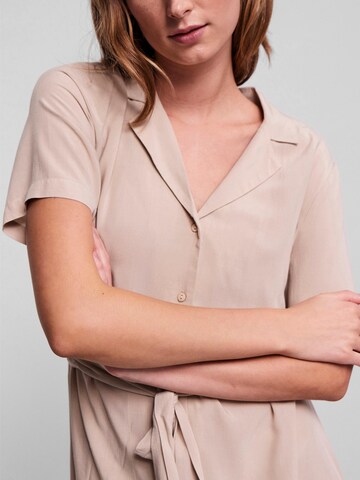 Abito camicia 'Olivia' di PIECES in beige