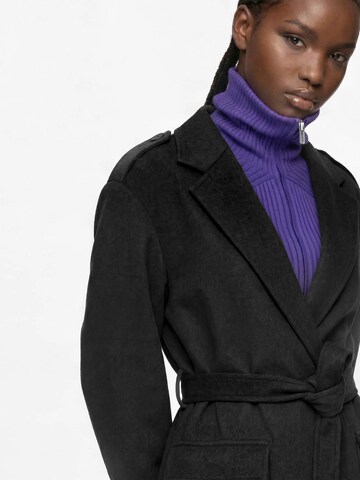 KARL LAGERFELD JEANS Pitkä talvitakki värissä harmaa