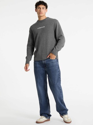 GUESS Pullover in Grau