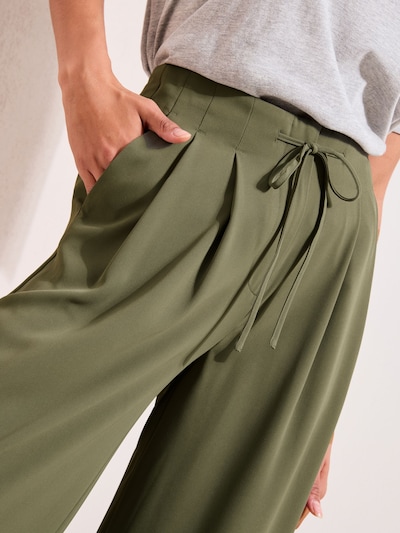 Friends Like These Παντελόνι πλισέ σε λαδί, Άποψη προϊόντος