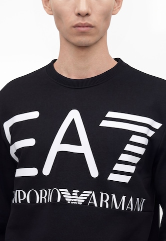 EA7 Emporio Armani Sweatshirt i svart: framsida