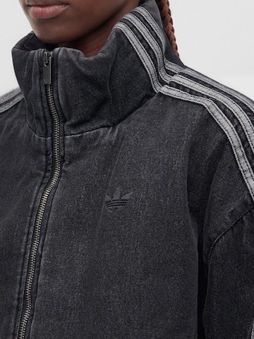 ADIDAS ORIGINALS Přechodná bunda 'Firebird' – černá