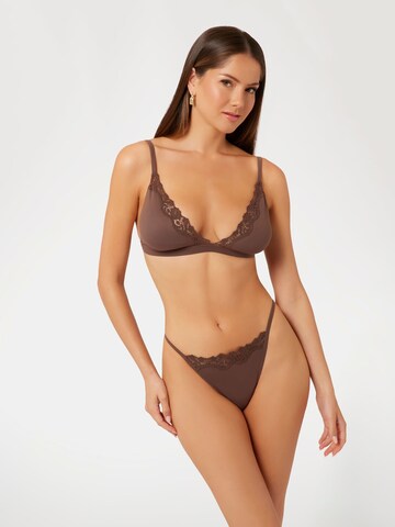 GUESS Thong 'Eveline' in Brown