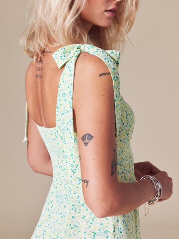 Robe 'Joana' ABOUT YOU x Laura Giurcanu en vert