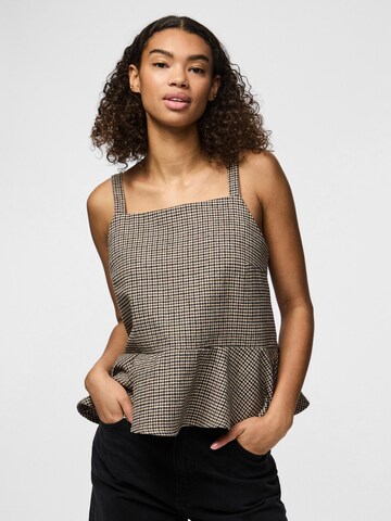 PIECES Top in Braun: Vorderseite