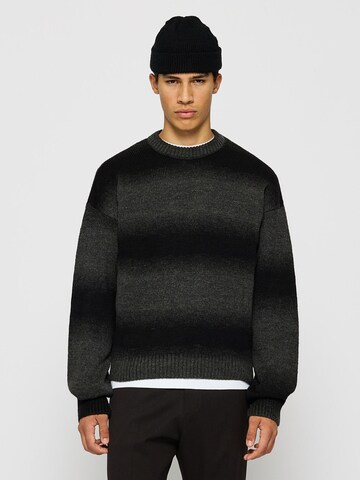 Burocs Sweater in Black: front