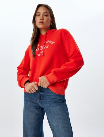 Koton Sweatshirt in Rood: voorkant