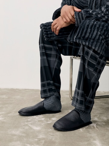 Pantoufle Next en noir