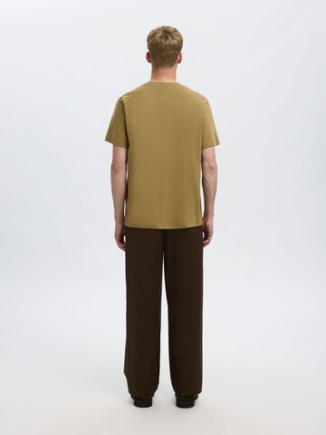 T-Shirt 'SLHASPEN' SELECTED en vert