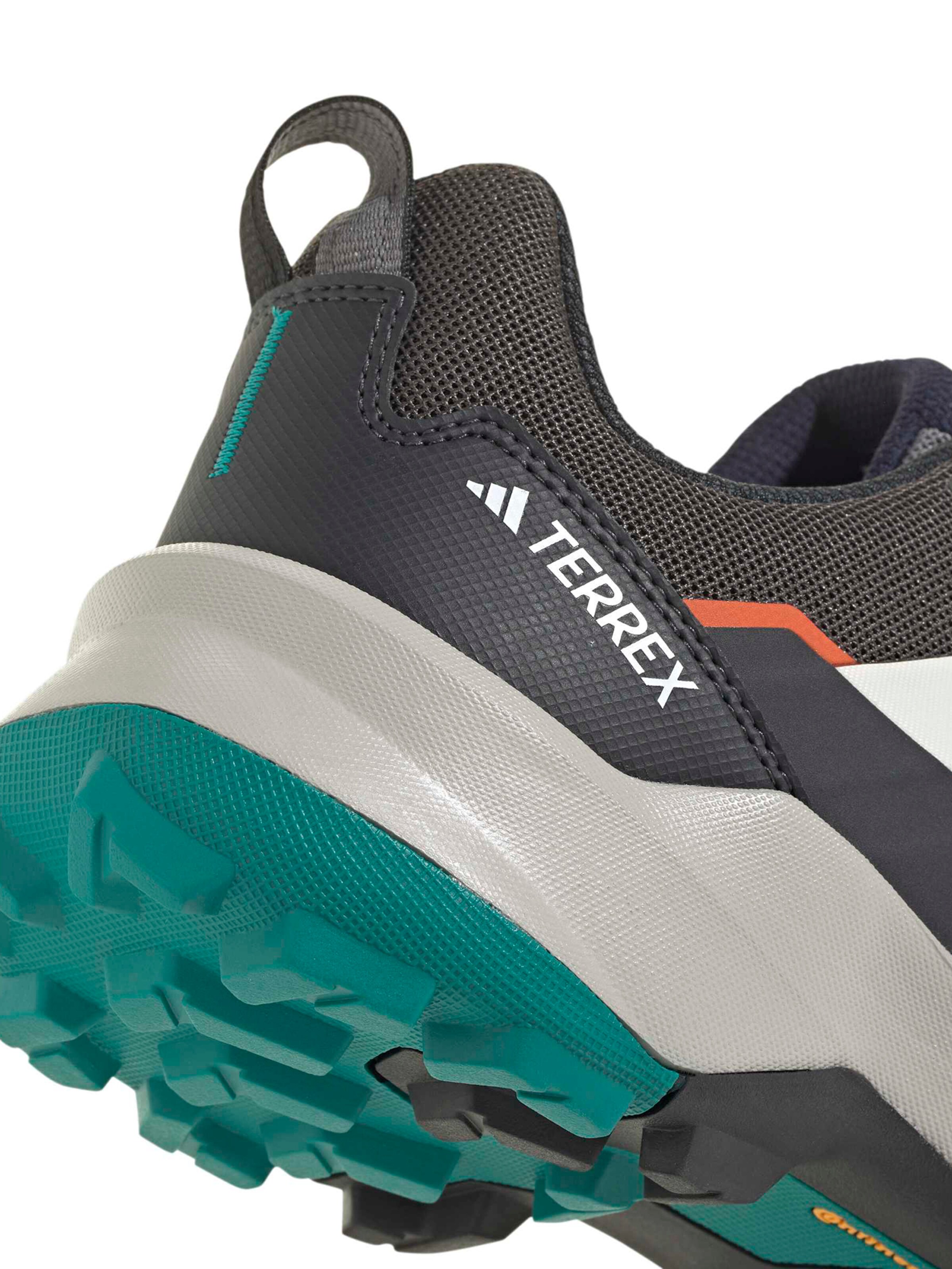 ADIDAS TERREX Χαμηλό παπούτσι 'SKYCHASER AX5' σε μαύρο