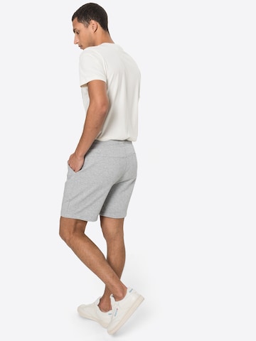 FARAH Regular Панталон 'DURRINGTON' в сиво