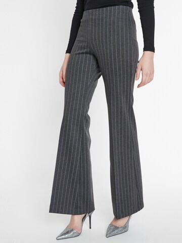 Ana Alcazar Bootcut Bügelfaltenhose ' Solora ' in Grau: Vorderseite