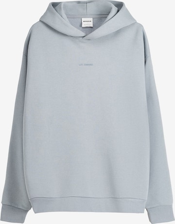 Sweat-shirt Bershka en bleu : devant