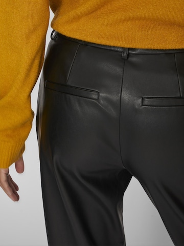 Regular Pantaloni cutați 'Dagmar' de la VILA pe negru
