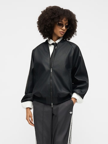 ADIDAS ORIGINALS Преходно яке 'SST' в черно