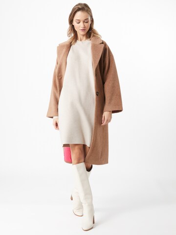 Robes en maille VILA en beige