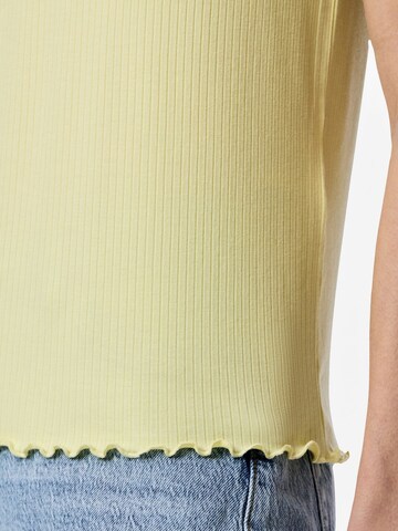 Maglietta 'Nicca' di PIECES in beige